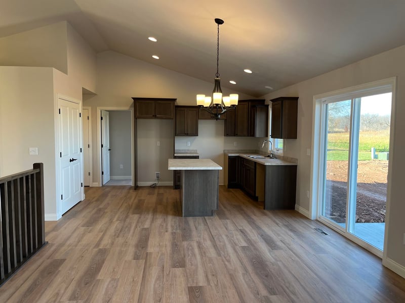 1515 Caroline Dr, New London, WI 54961-7319