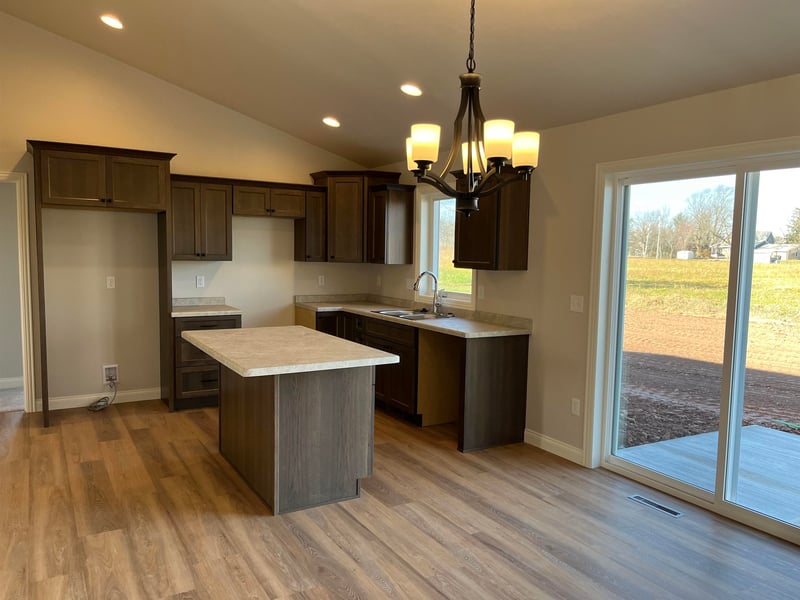 1515 Caroline Dr, New London, WI 54961-7319
