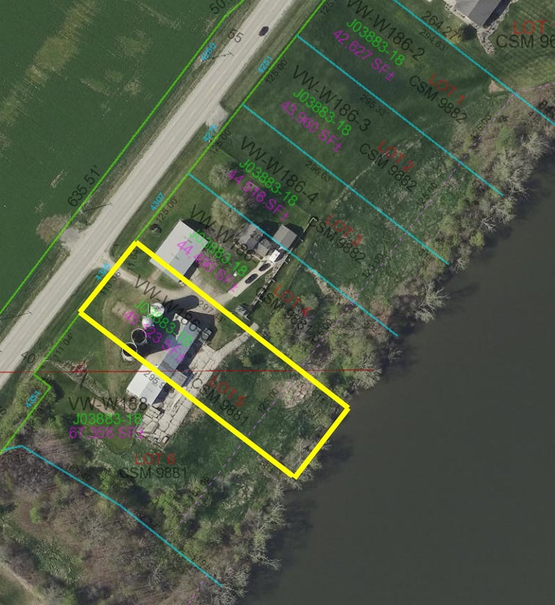 4325 Lost Dauphin Rd #5, De Pere, WI 54115