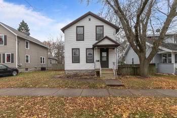 819 Otter Ave, Oshkosh, WI 54901