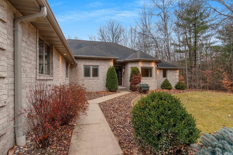425 Hill Haven Ct, Little Suamico, WI 54141-8672