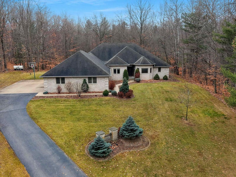 425 Hill Haven Ct, Little Suamico, WI 54141-8672