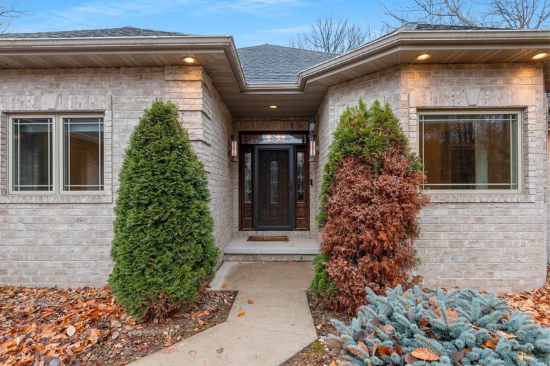 425 Hill Haven Ct, Little Suamico, WI 54141-8672