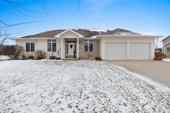1226 Tara Marie Ln, Green Bay, WI 54313