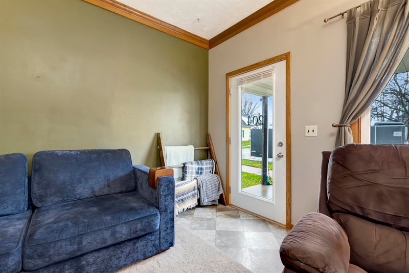 204 8th St, Kaukauna, WI 54130-2508