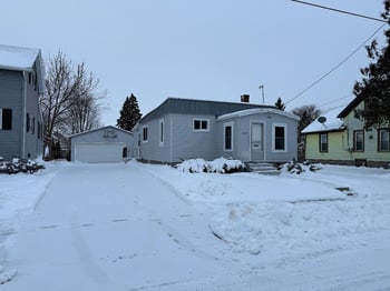 843 Bismarck Ave, Oshkosh, WI 54902