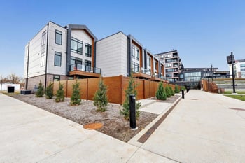 1144 Brookwood Dr, Green Bay, WI 54304-4108