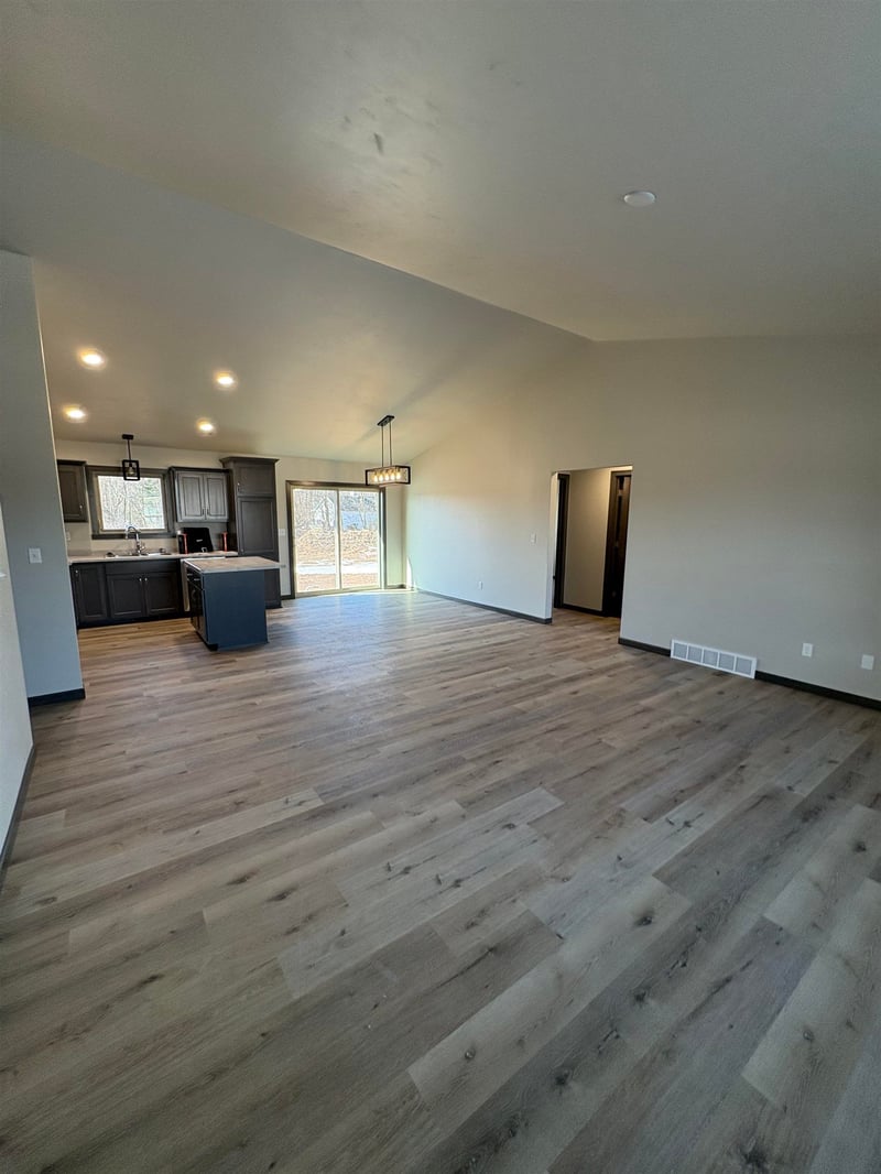 1703 Betty Jean Ln, Green Bay, WI 54313