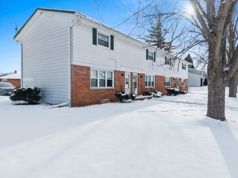 2111 Carstensen Ln, Green Bay, WI 54304-4209