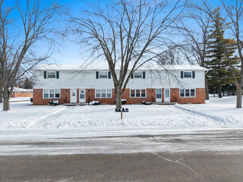 2111 Carstensen Ln, Green Bay, WI 54304-4209