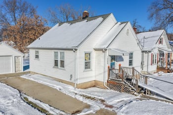 1202 12th Ave, Green Bay, WI 54304-2647