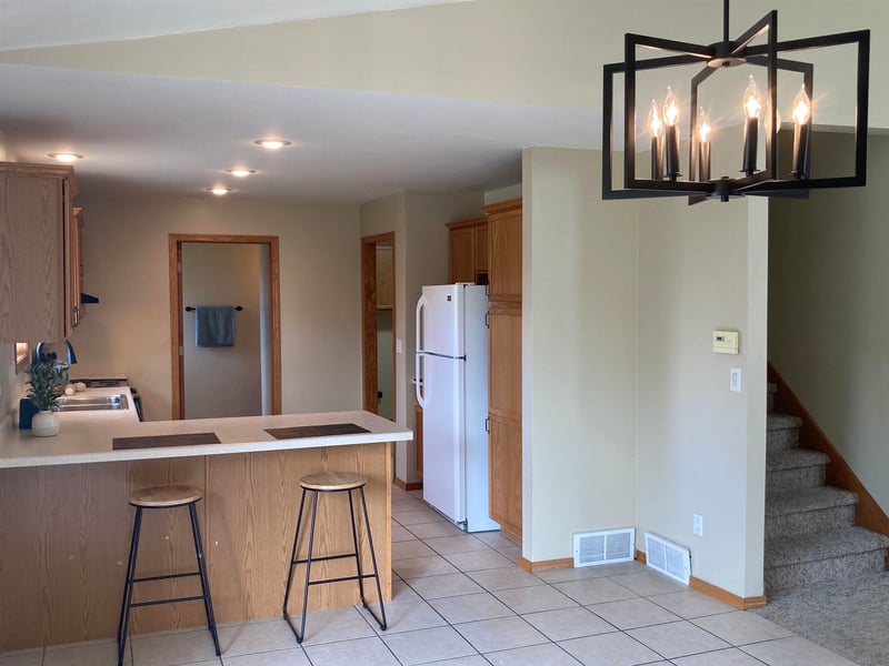 1701 Meadowview Ln, Little Chute, WI 54140