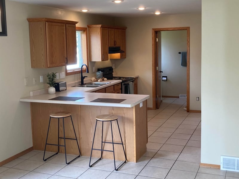 1701 Meadowview Ln, Little Chute, WI 54140