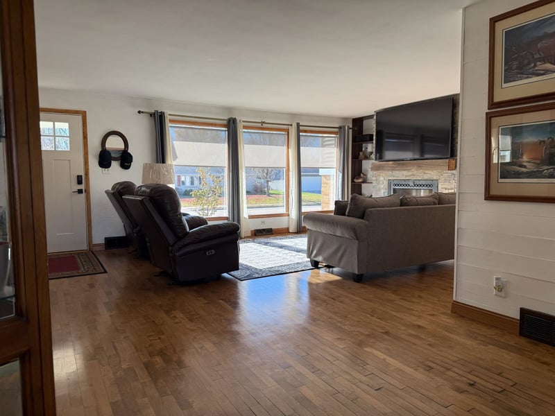 1430 9th Ave, Oshkosh, WI 54902-6210