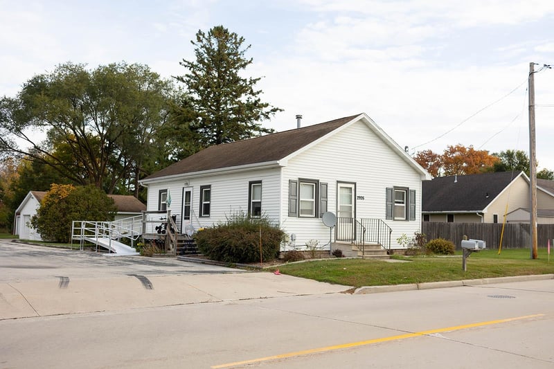 2928 Mason St, Green Bay, WI 54313-5012