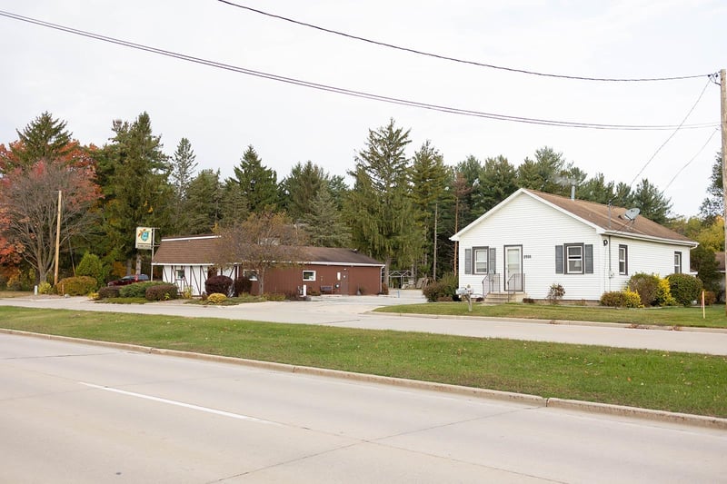 2928 Mason St, Green Bay, WI 54313-5012