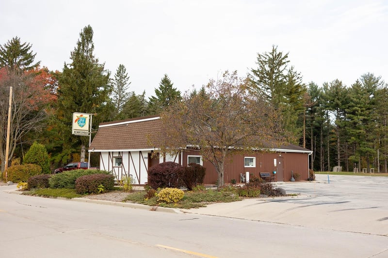 2928 Mason St, Green Bay, WI 54313-5012