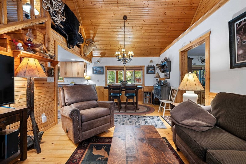 10014 Tank Ln, Pound, WI 54161