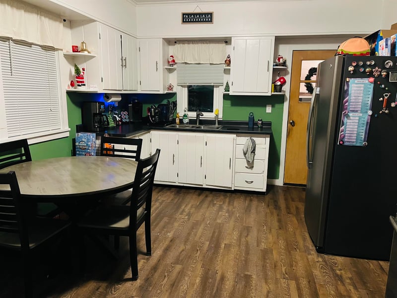 533 10th Ave, Oshkosh, WI 54902-6407