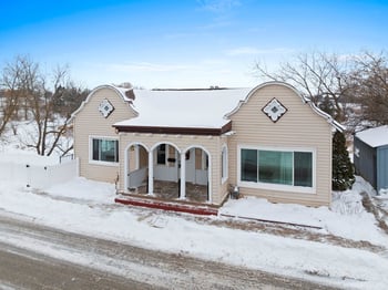 245 Buchanan St, Algoma, WI 54201-1607