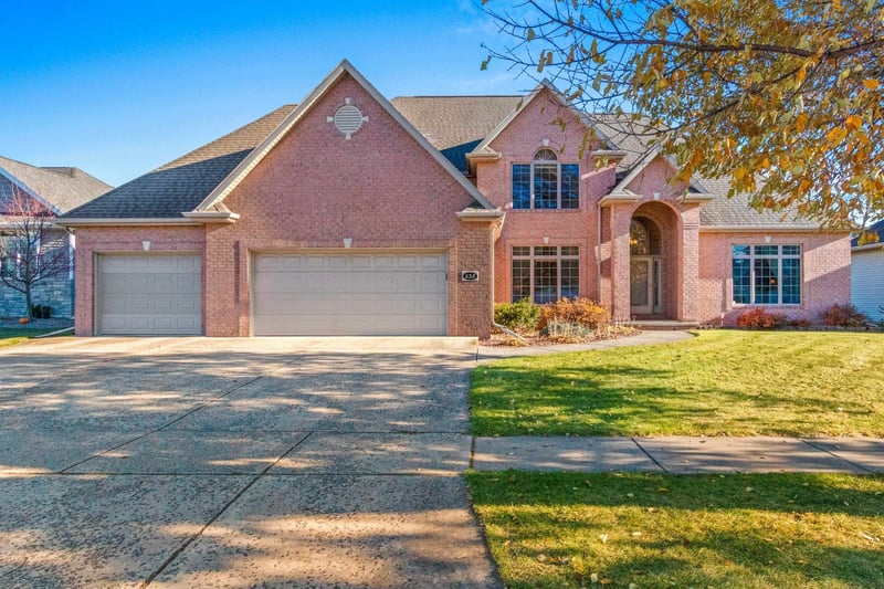 658 Black Earth Dr, De Pere, WI 54115-4161