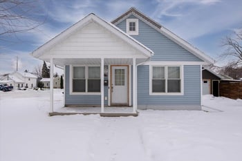 403 6th Ave, Oshkosh, WI 54902