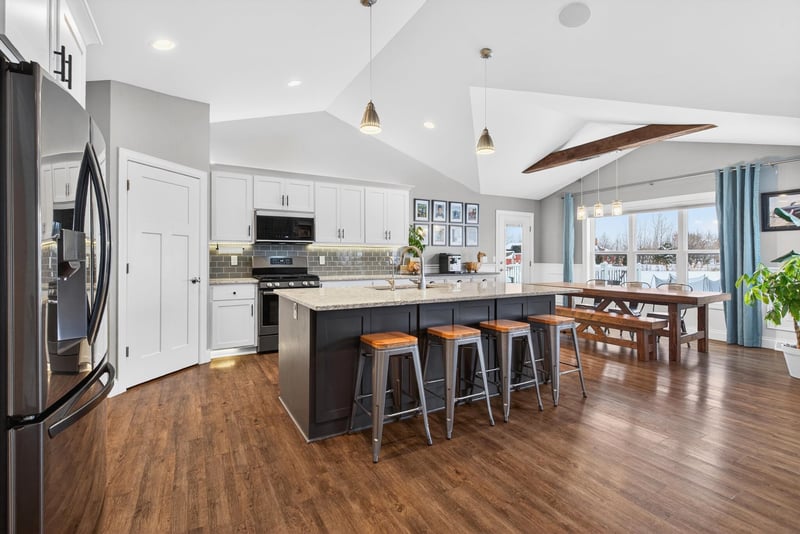 2226 Laddie Trl, De Pere, WI 54115-8472