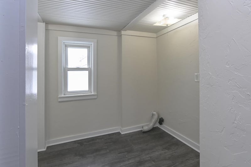 525 School Ave, Oshkosh, WI 54901