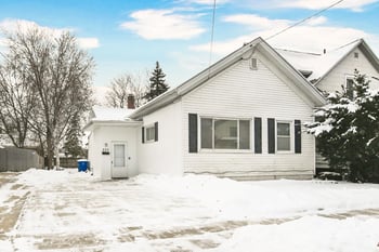 525 School Ave, Oshkosh, WI 54901