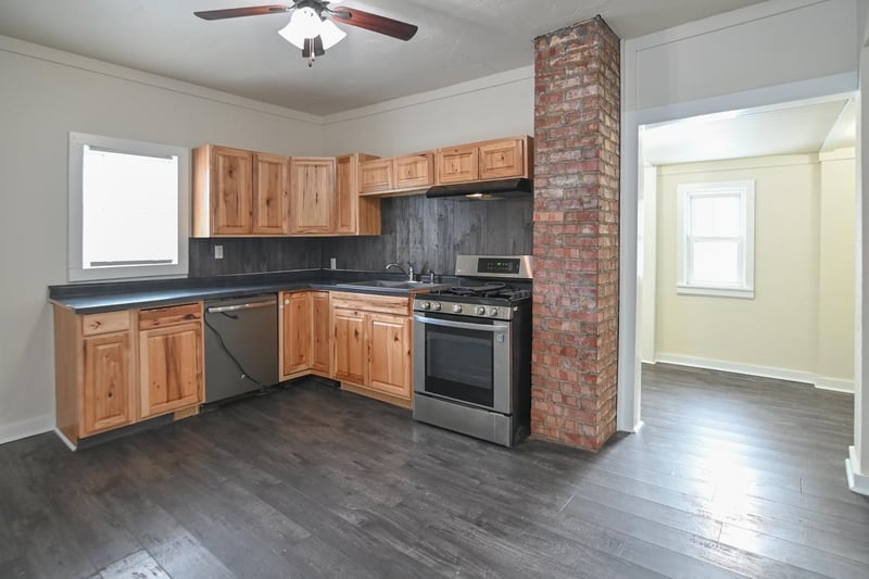 525 School Ave, Oshkosh, WI 54901