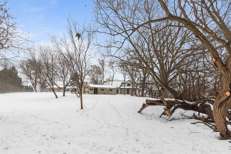 2849 Ruschfield Dr, Oshkosh, WI 54904