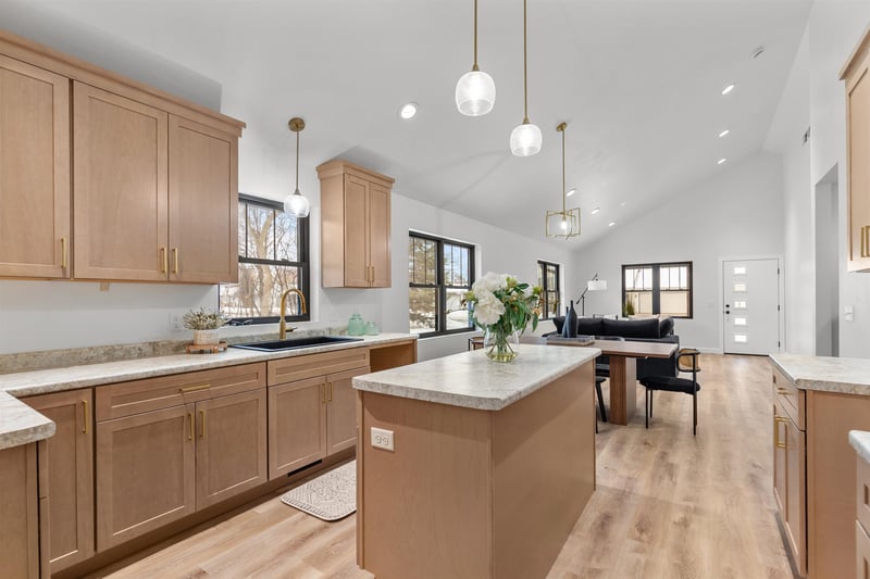 2849 Ruschfield Dr, Oshkosh, WI 54904