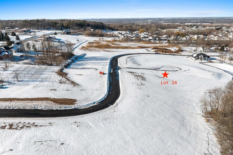 5005 Half Crown Ct #24, De Pere, WI 54115