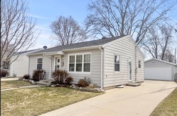 963 Liberty St, Green Bay, WI 54304-3648