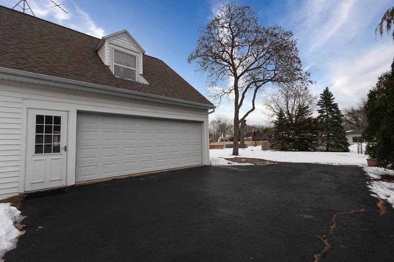 1616 Hickory St, Oshkosh, WI 54901