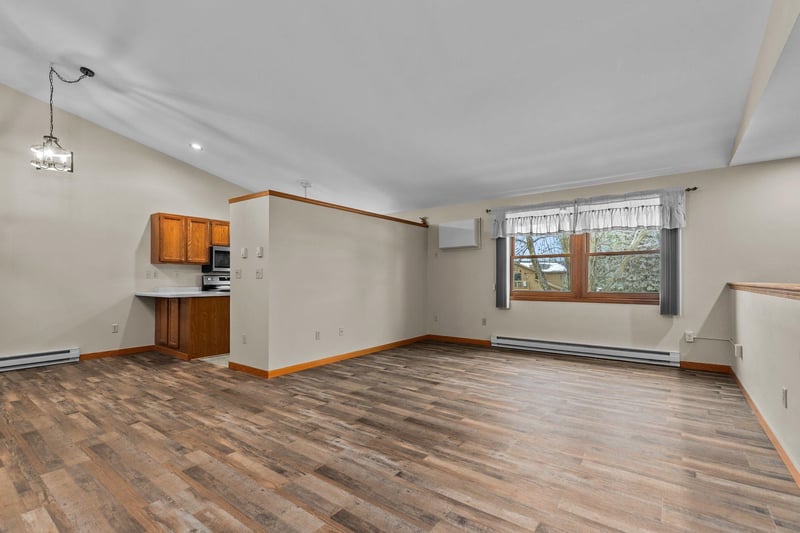 921 Babcock St #11, Neenah, WI 54956