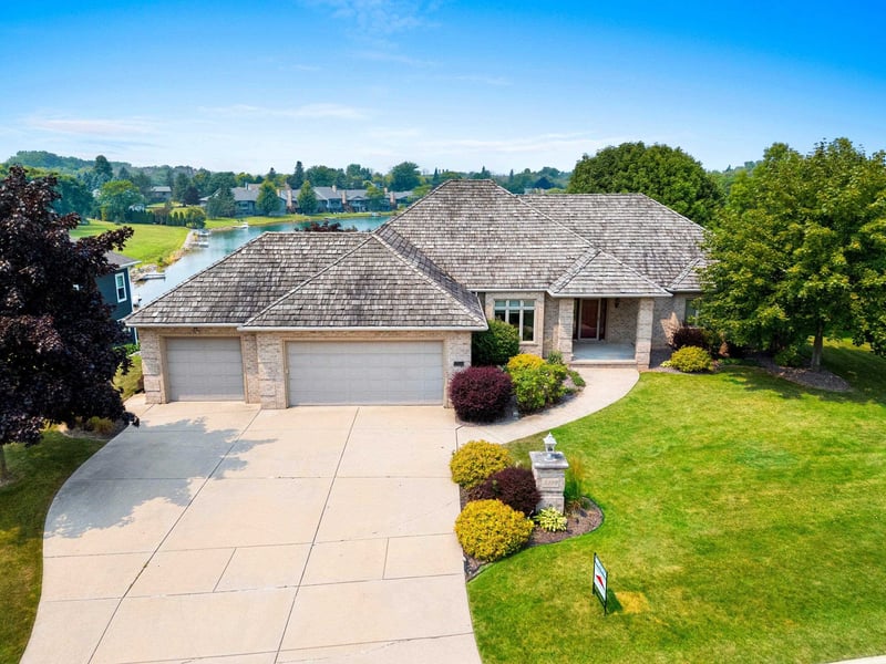 3399 Sonata Dr, Green Bay, WI 54311