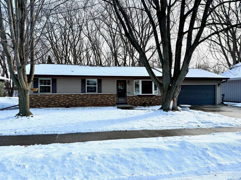 1712 Thelen Ave, Kaukauna, WI 54130