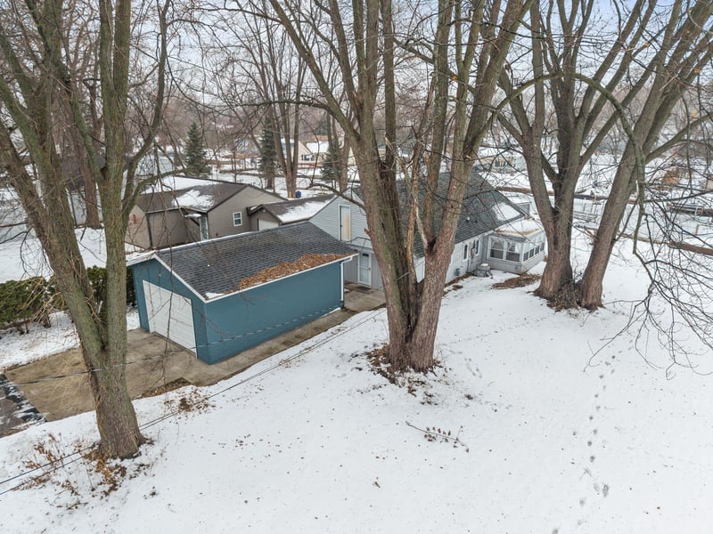 958 Cozy Ln, Oshkosh, WI 54901