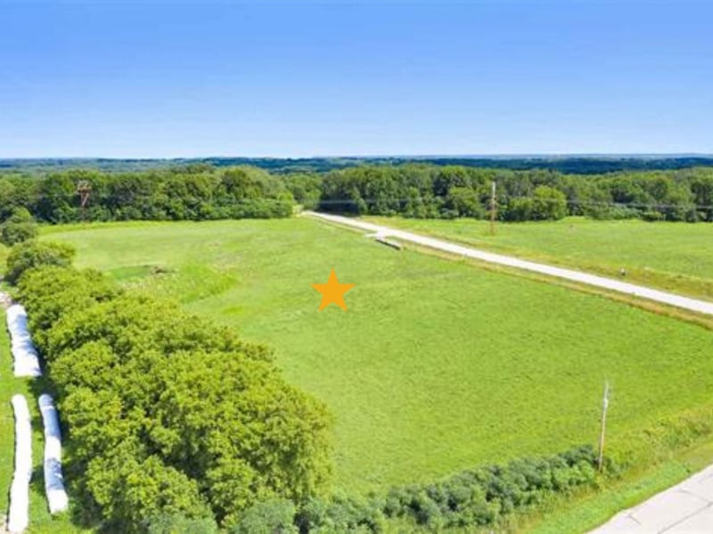 500 Cross Country Ct #1, Oneida, WI 54155-9015