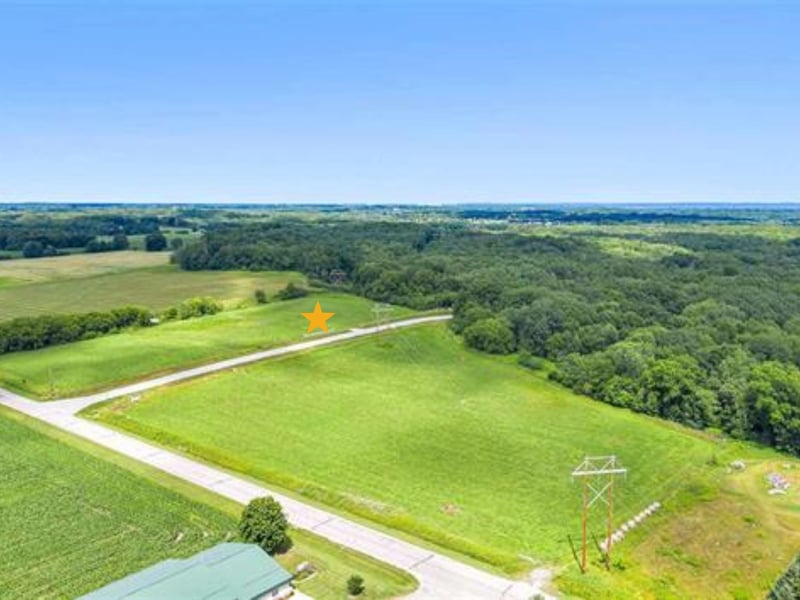 3820 National St #4, Oneida, WI 54155-9015