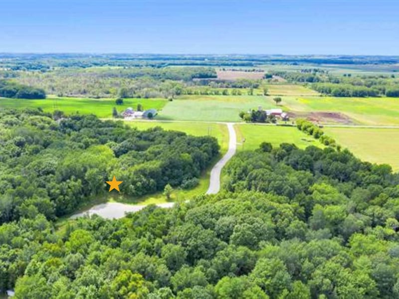 598 Cross Country Ct #7, Oneida, WI 54155-9015