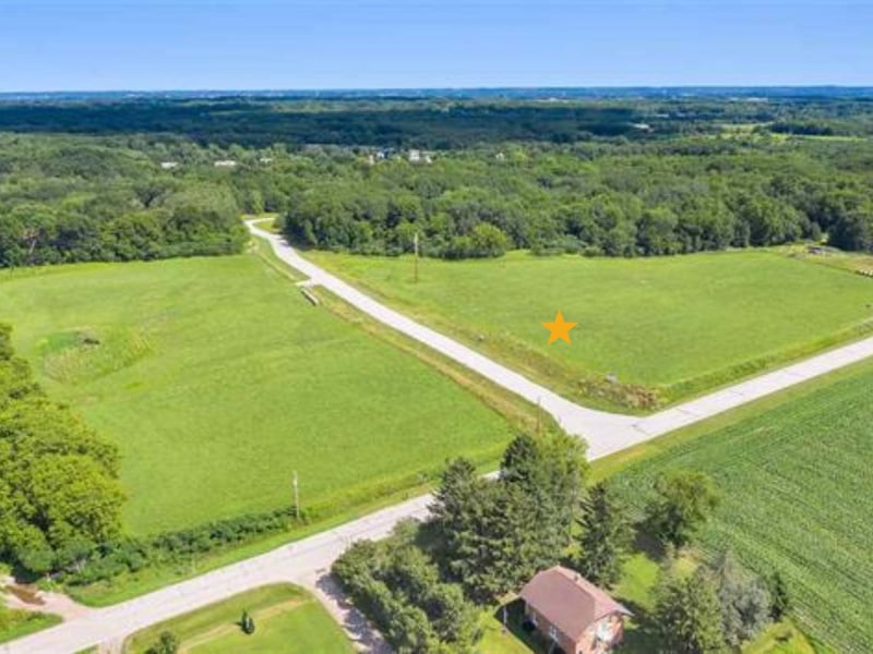 3776 Overland Rd #14, Oneida, WI 54155-9015