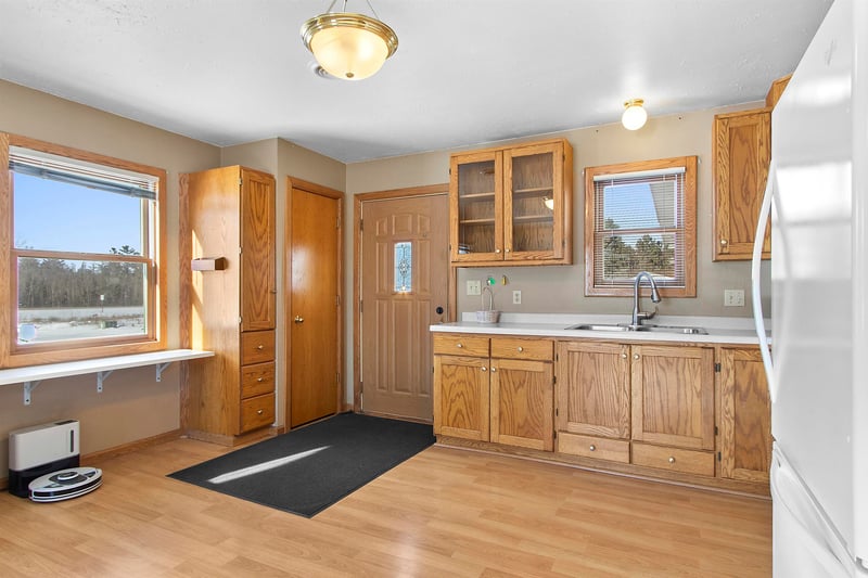 11690 State Hwy 32, Suring, WI 54174