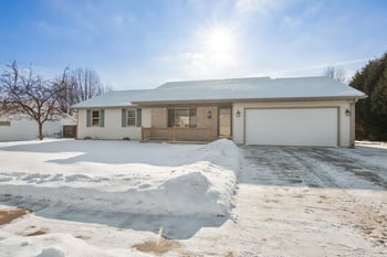 2977 Belle Plane Rd, Green Bay, WI 54313
