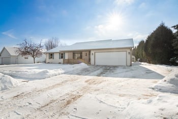 2977 Belle Plane Rd, Green Bay, WI 54313