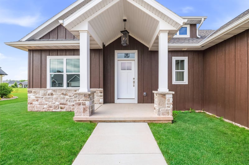 2712 Creekwood Cir, Green Bay, WI 54311