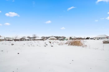 2712 Creekwood Cir, Green Bay, WI 54311