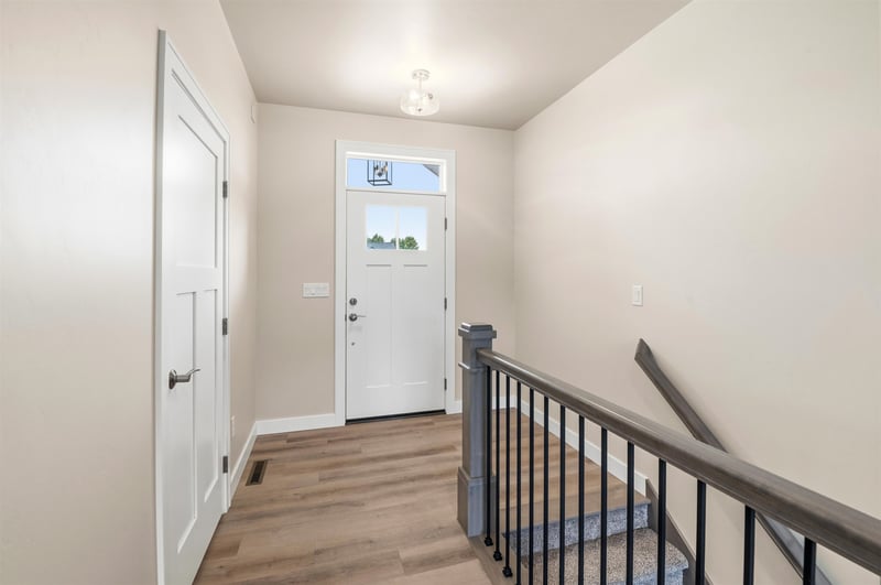2712 Creekwood Cir, Green Bay, WI 54311