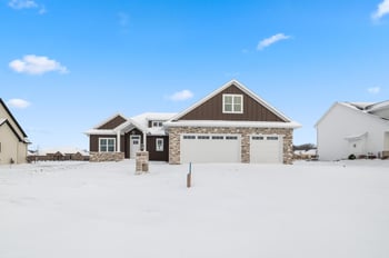 2712 Creekwood Cir, Green Bay, WI 54311